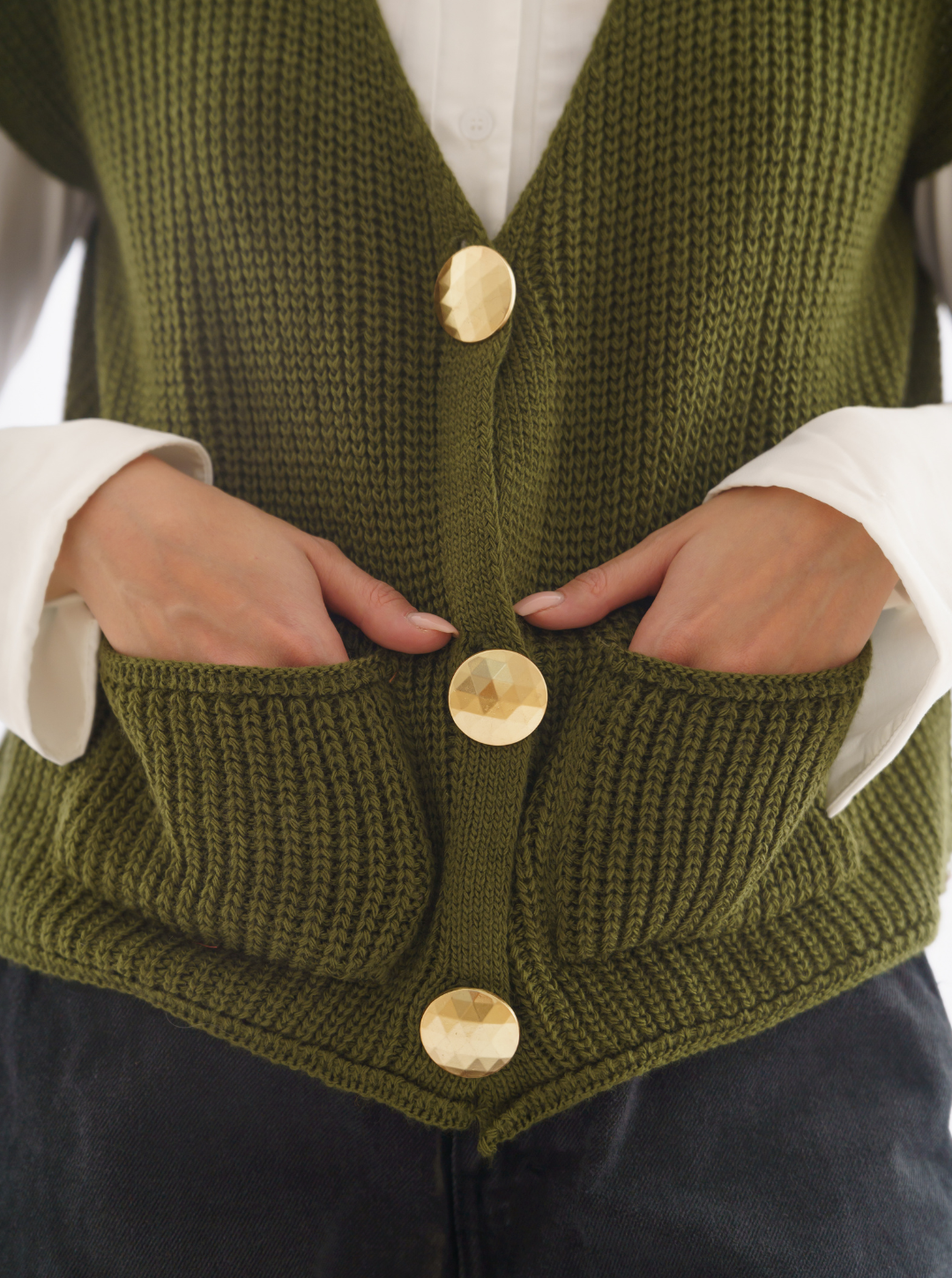 CARDIGAN GOLD BUTTONS